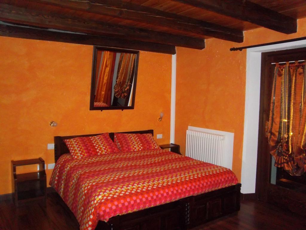 Les Lillas Verrayes Room photo